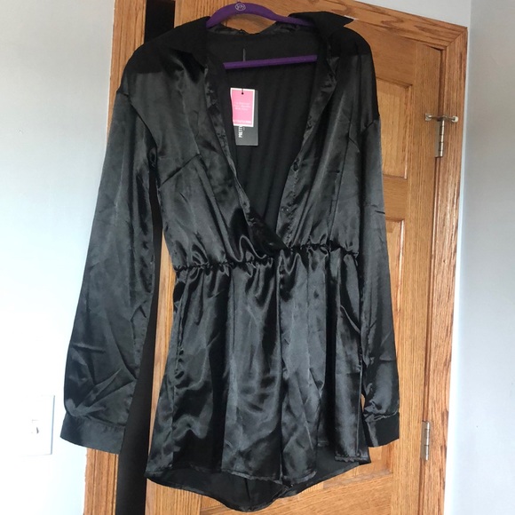 Pretty little thing romper - Picture 2 of 4